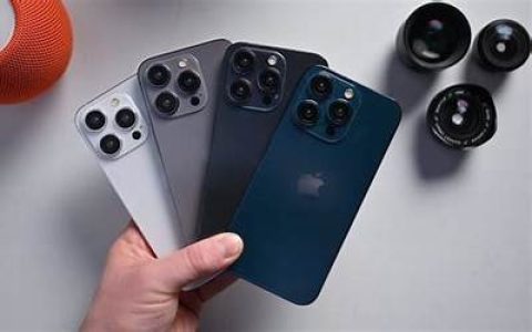 苹果四款 iphone 15 机模上手：标准版色调更淡、pro 版主打蓝色